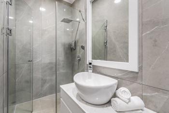 luxury garden apartment heated pool