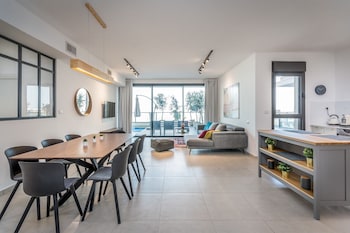 luxury garden apartment heated pool