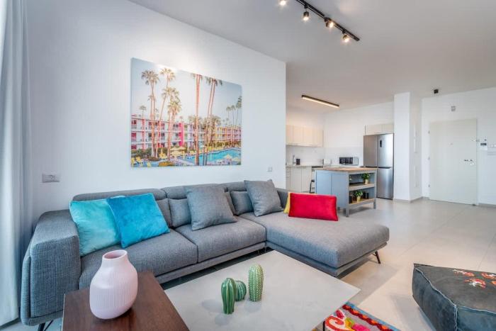 luxury garden apartment heated pool