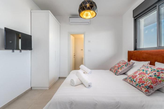 luxury garden apartment heated pool