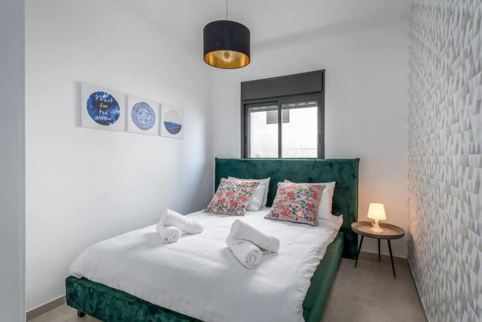 luxury garden apartment heated pool