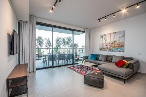 luxury garden apartment heated pool