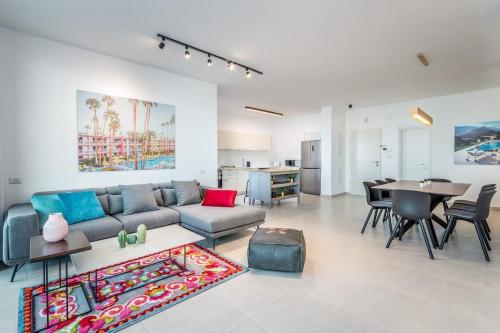 luxury garden apartment heated pool