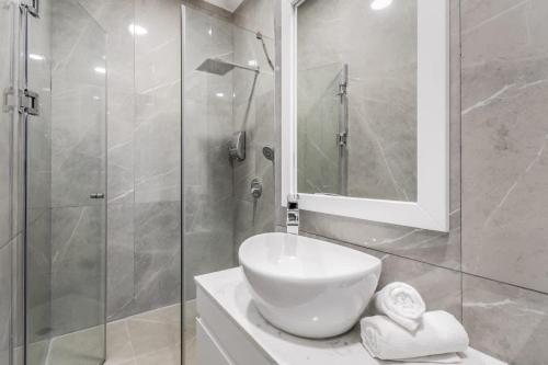 luxury garden apartment heated pool