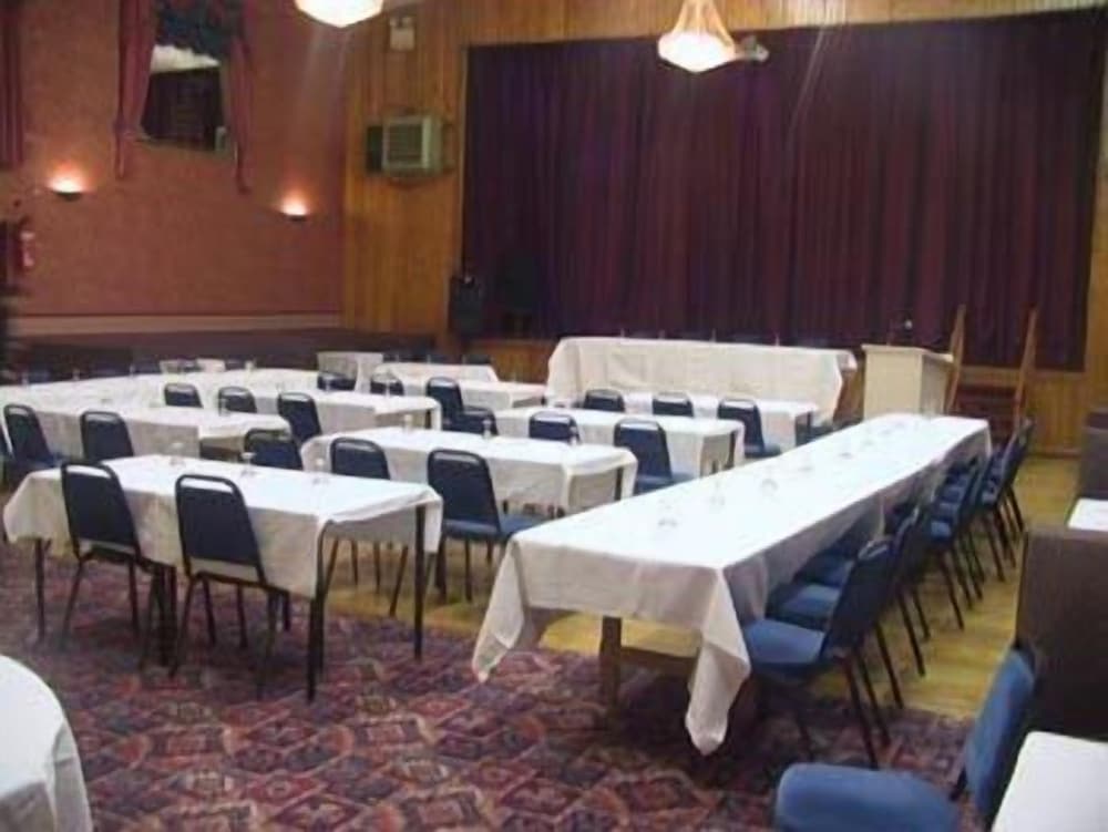 mahons hotel