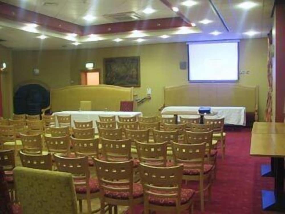 mahons hotel