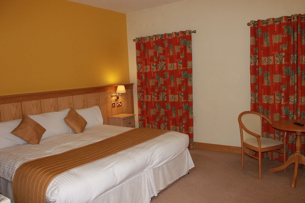 mahons hotel
