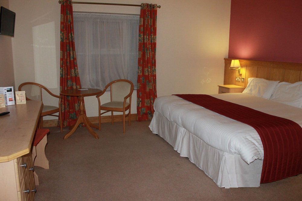 mahons hotel