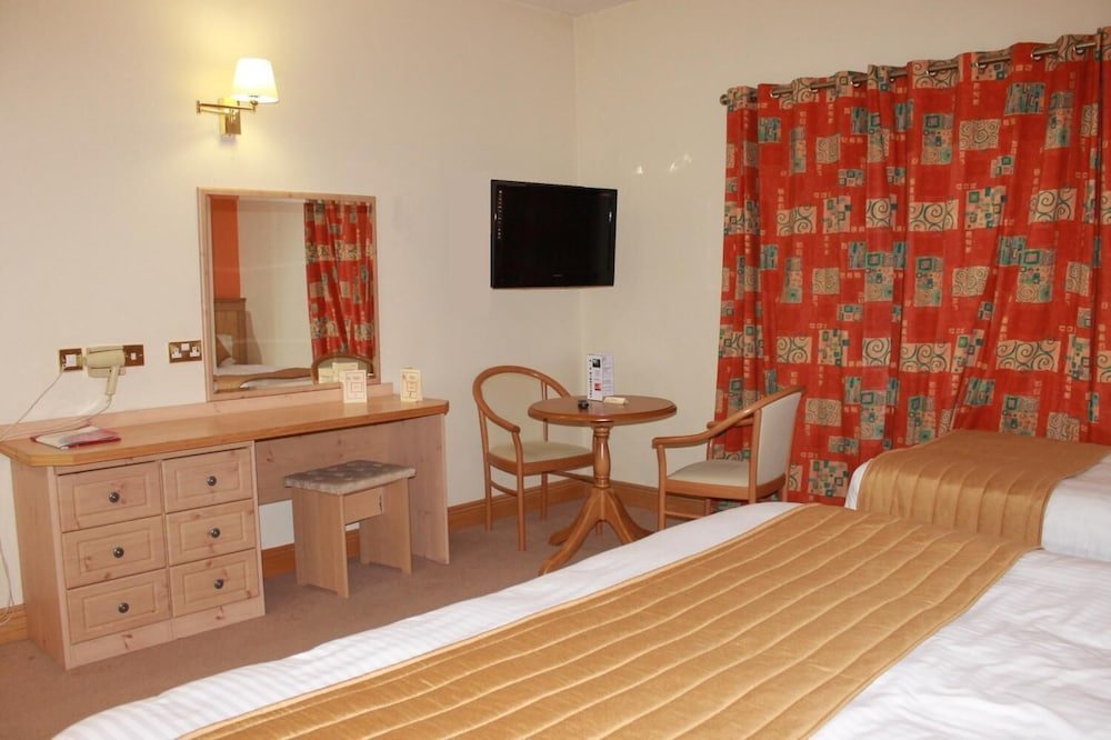 mahons hotel