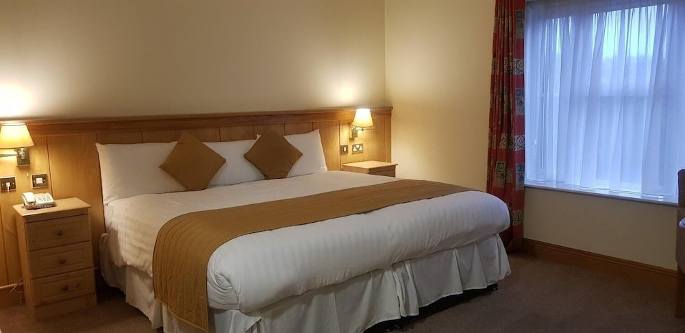 mahons hotel