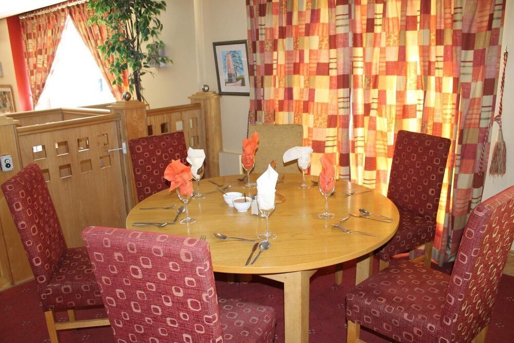 mahons hotel