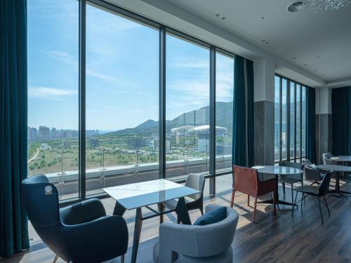 act tourist hotel
