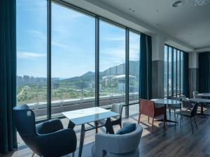 act tourist hotel