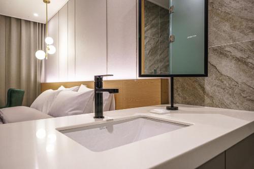 act tourist hotel