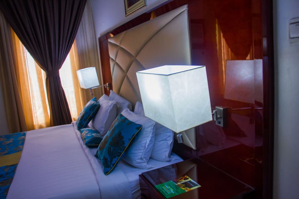 de rembrandt hotels and suites