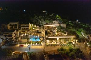 lazar lux suites ammoudara