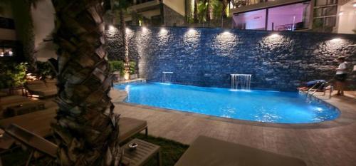 lazar lux suites ammoudara