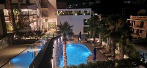 lazar lux suites ammoudara