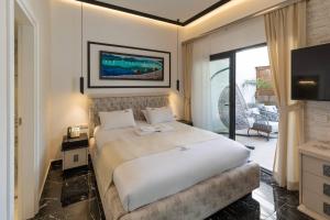 lazar lux suites ammoudara
