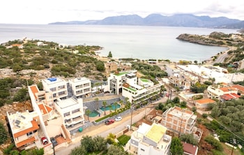 lazar lux suites ammoudara