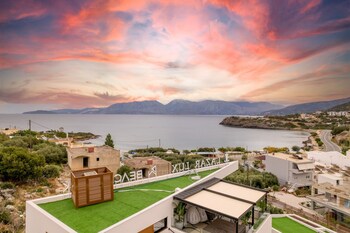 lazar lux suites ammoudara