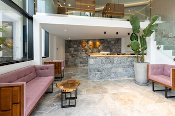 lazar lux suites ammoudara