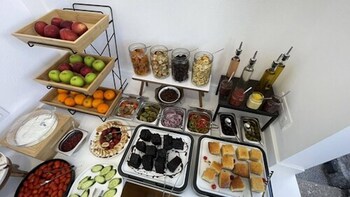 lazar lux suites ammoudara