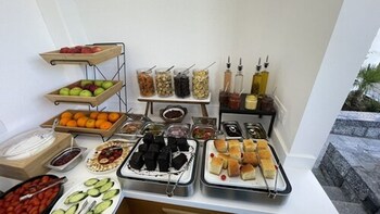 lazar lux suites ammoudara