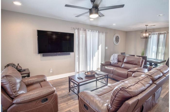 lovely 3 br home only 9 minutes from downtown