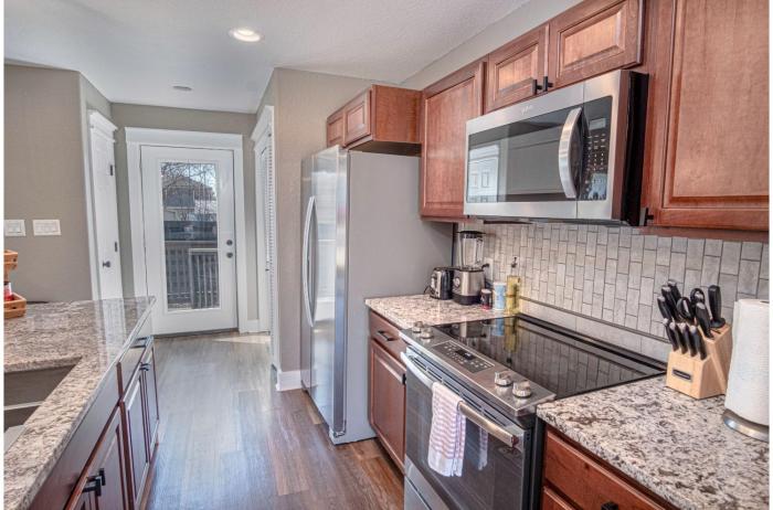 lovely 3 br home only 9 minutes from downtown