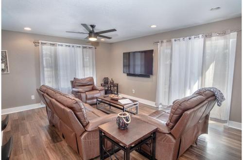 lovely 3 br home only 9 minutes from downtown