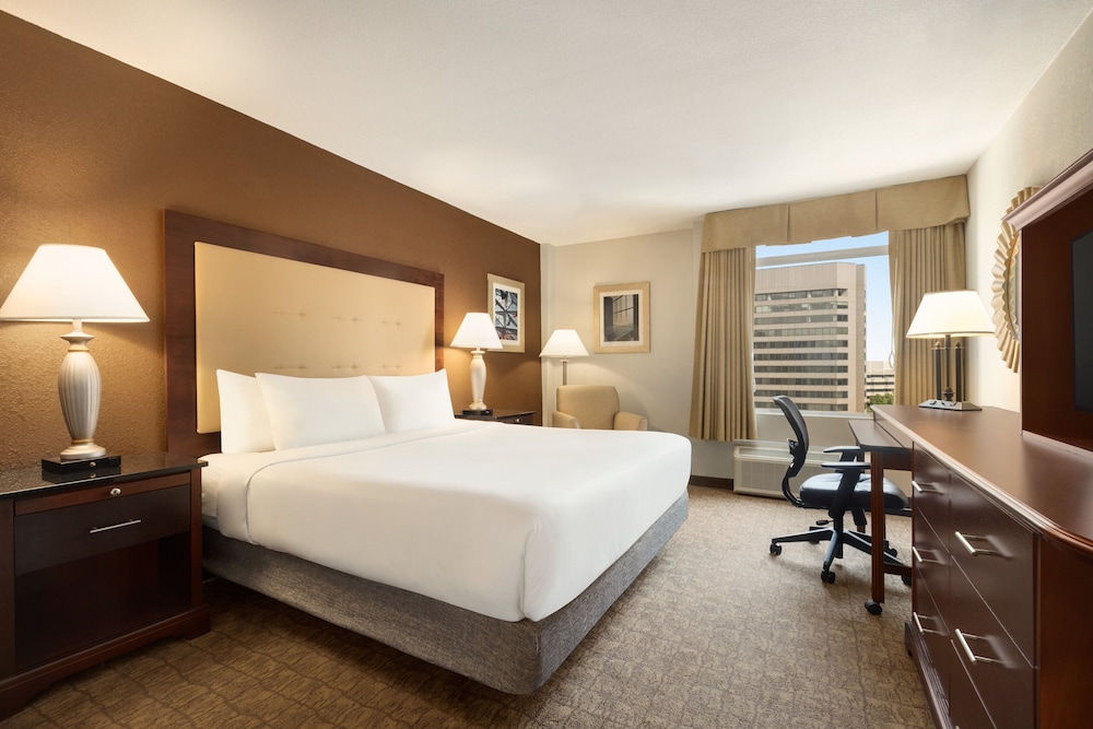 crowne plaza crystal city washington d c by ihg