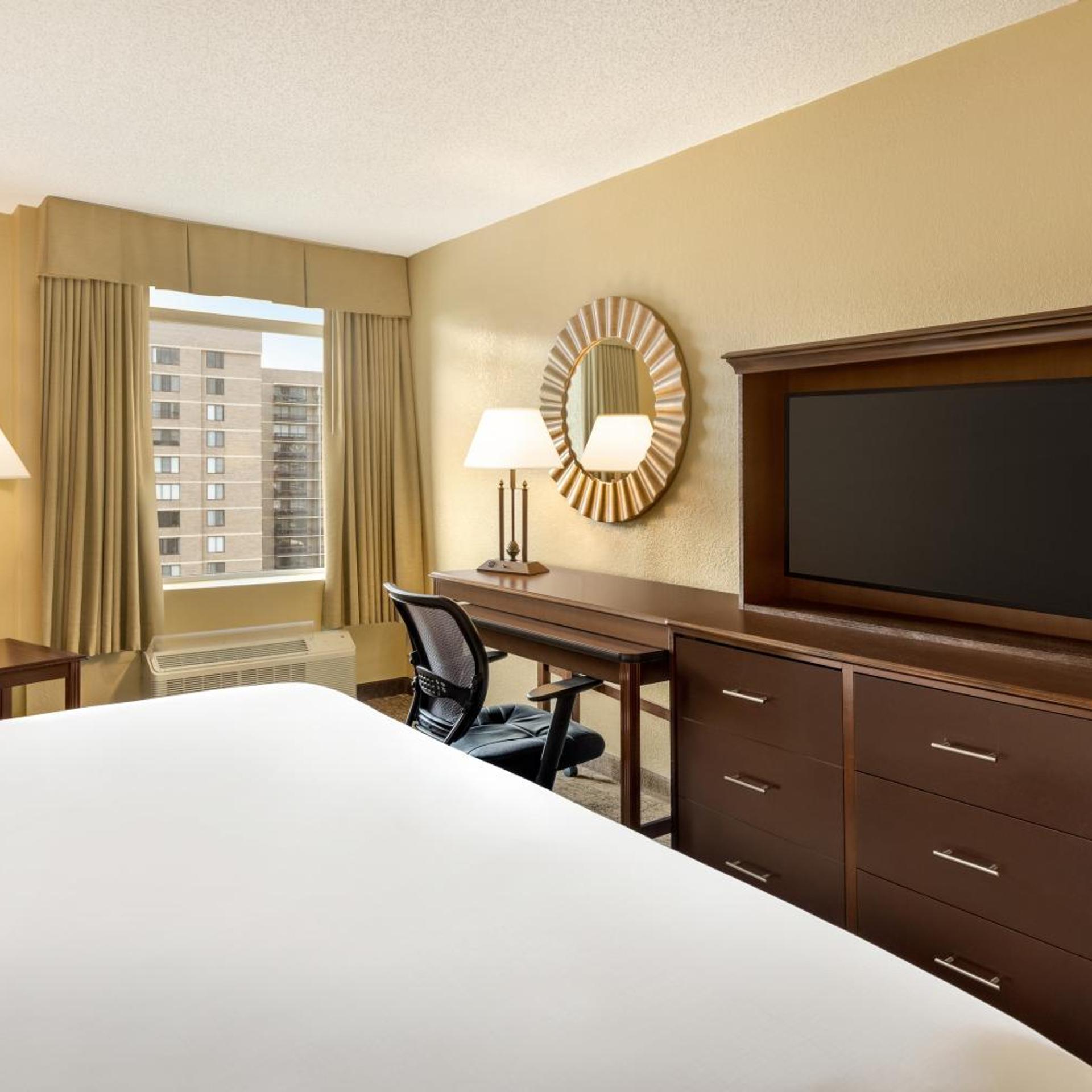 crowne plaza crystal city washington d c by ihg