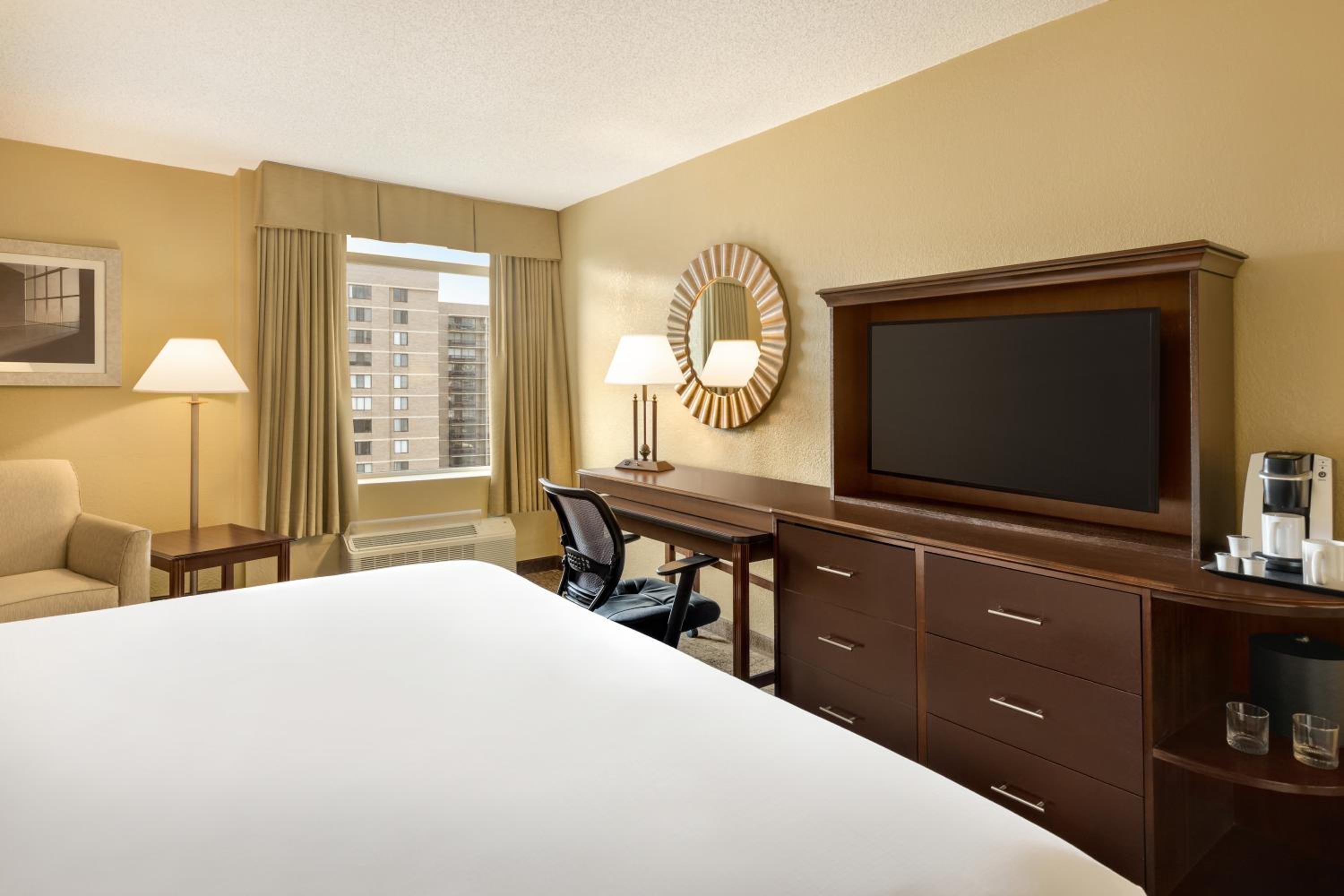 crowne plaza crystal city washington d c by ihg