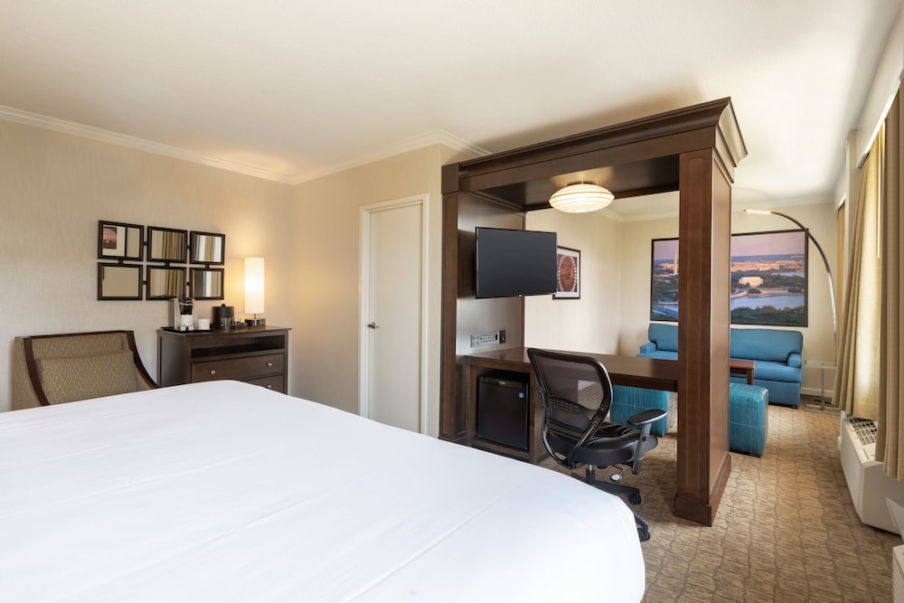 crowne plaza crystal city washington d c by ihg