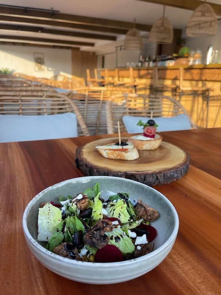 serene la playa boracay