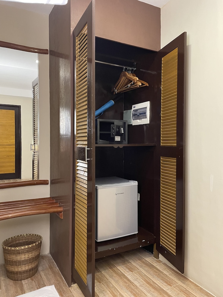 serene la playa boracay