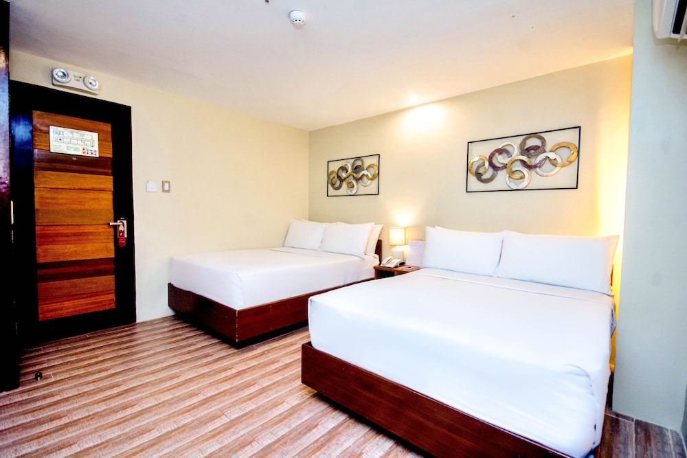 serene la playa boracay