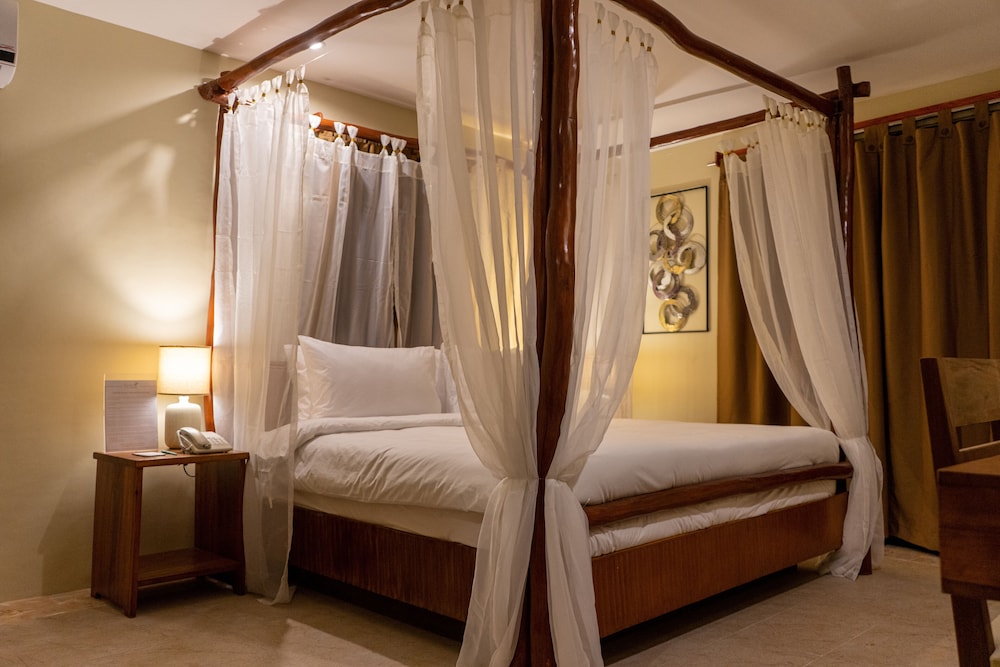 serene la playa boracay