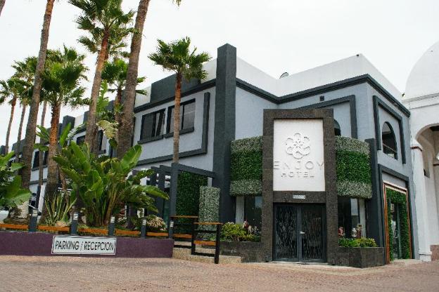 hotel enjoy
