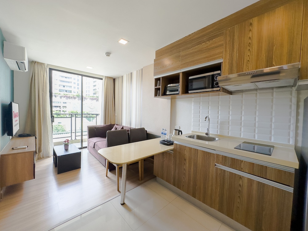 ramada by wyndham bangkok ten ekamai residences