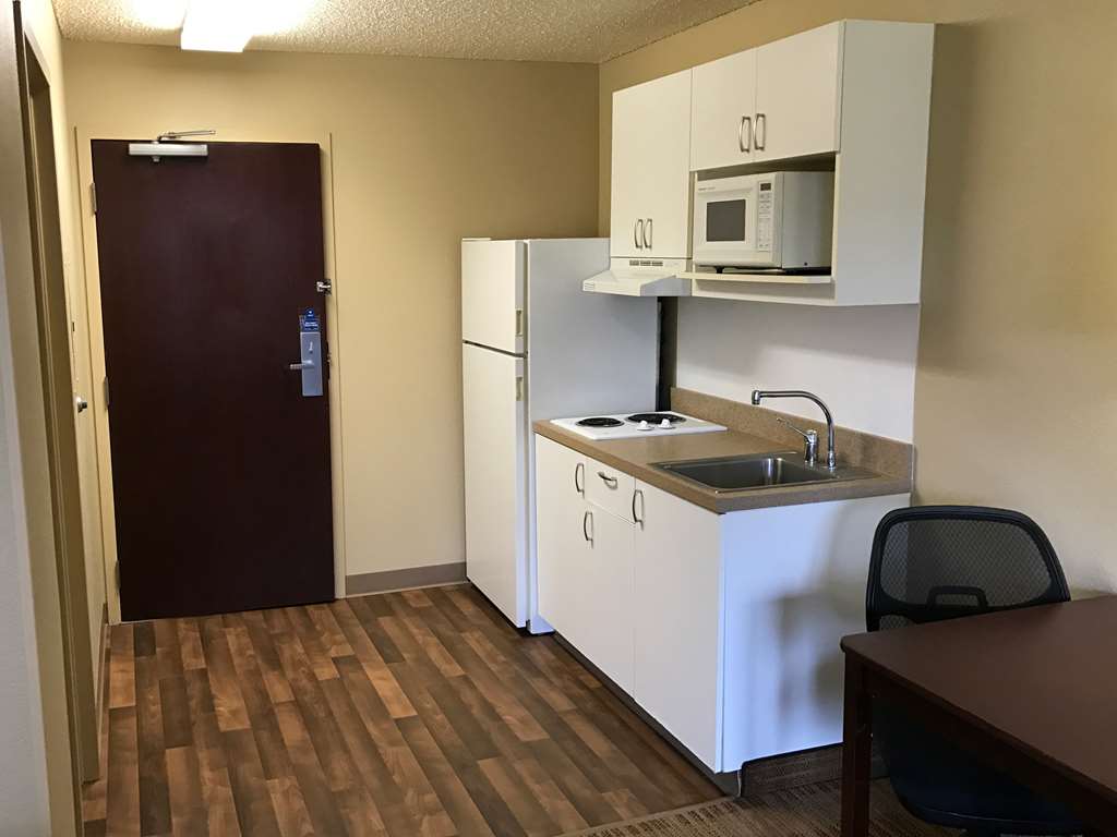 extended stay america suites boise airport