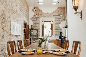 orchid house san miguel de allende