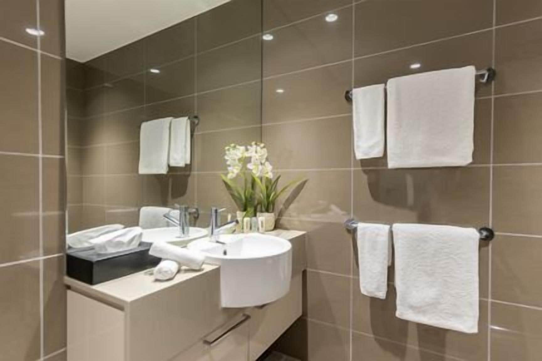holiday inn and suites sydney bondi junction by ihg