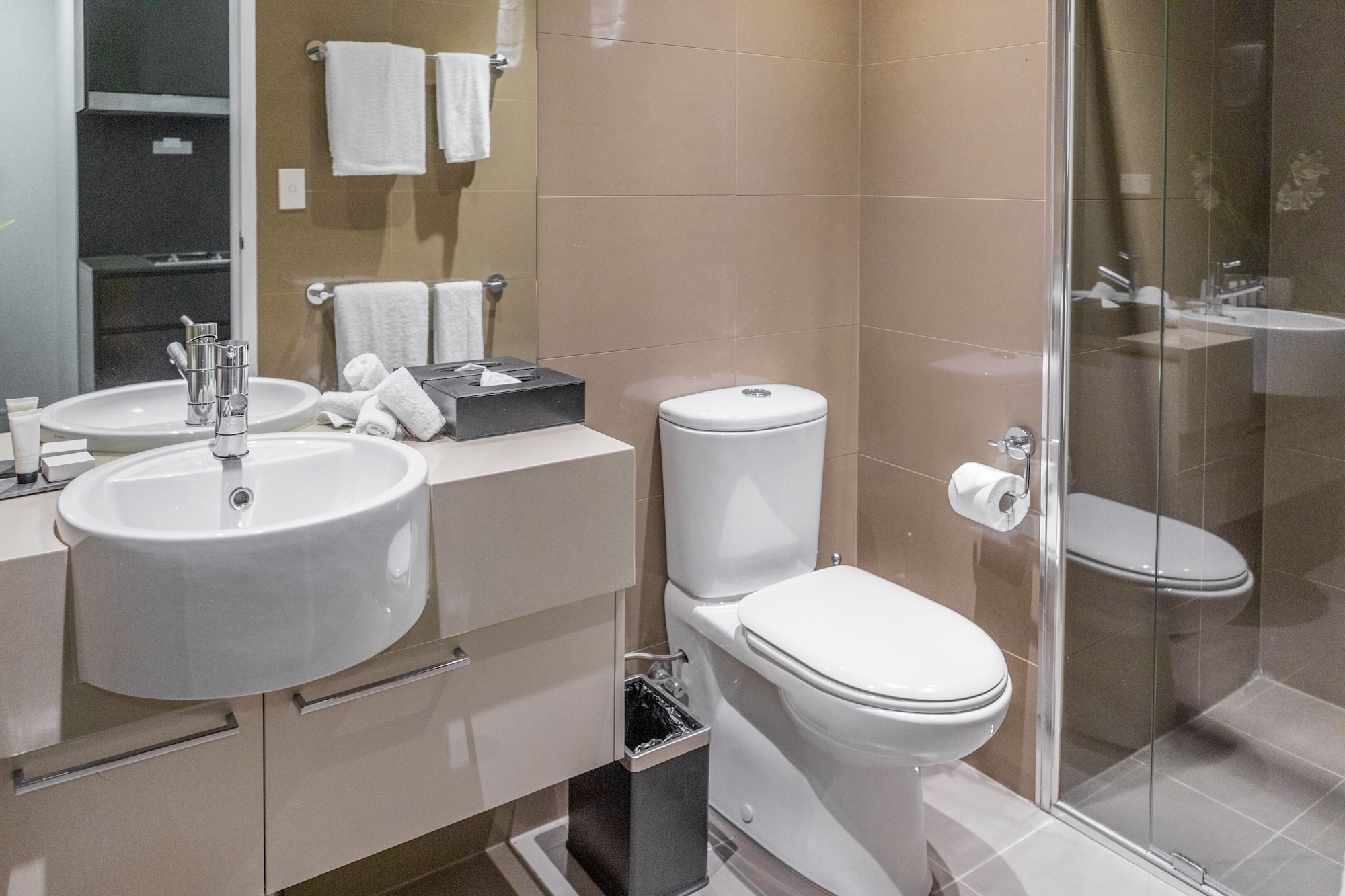 holiday inn and suites sydney bondi junction by ihg