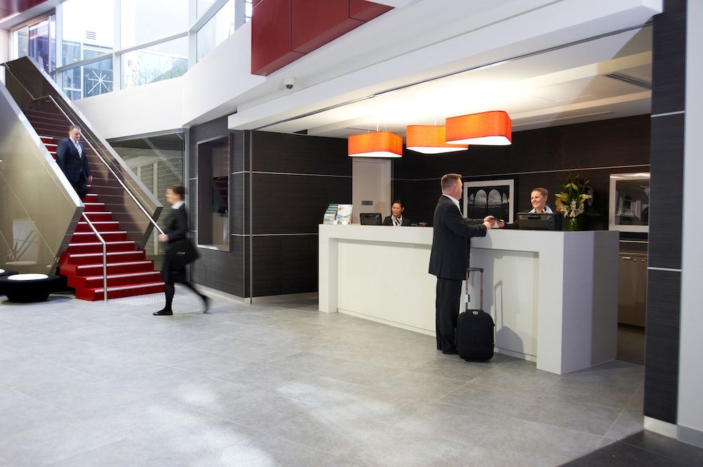 holiday inn and suites sydney bondi junction by ihg
