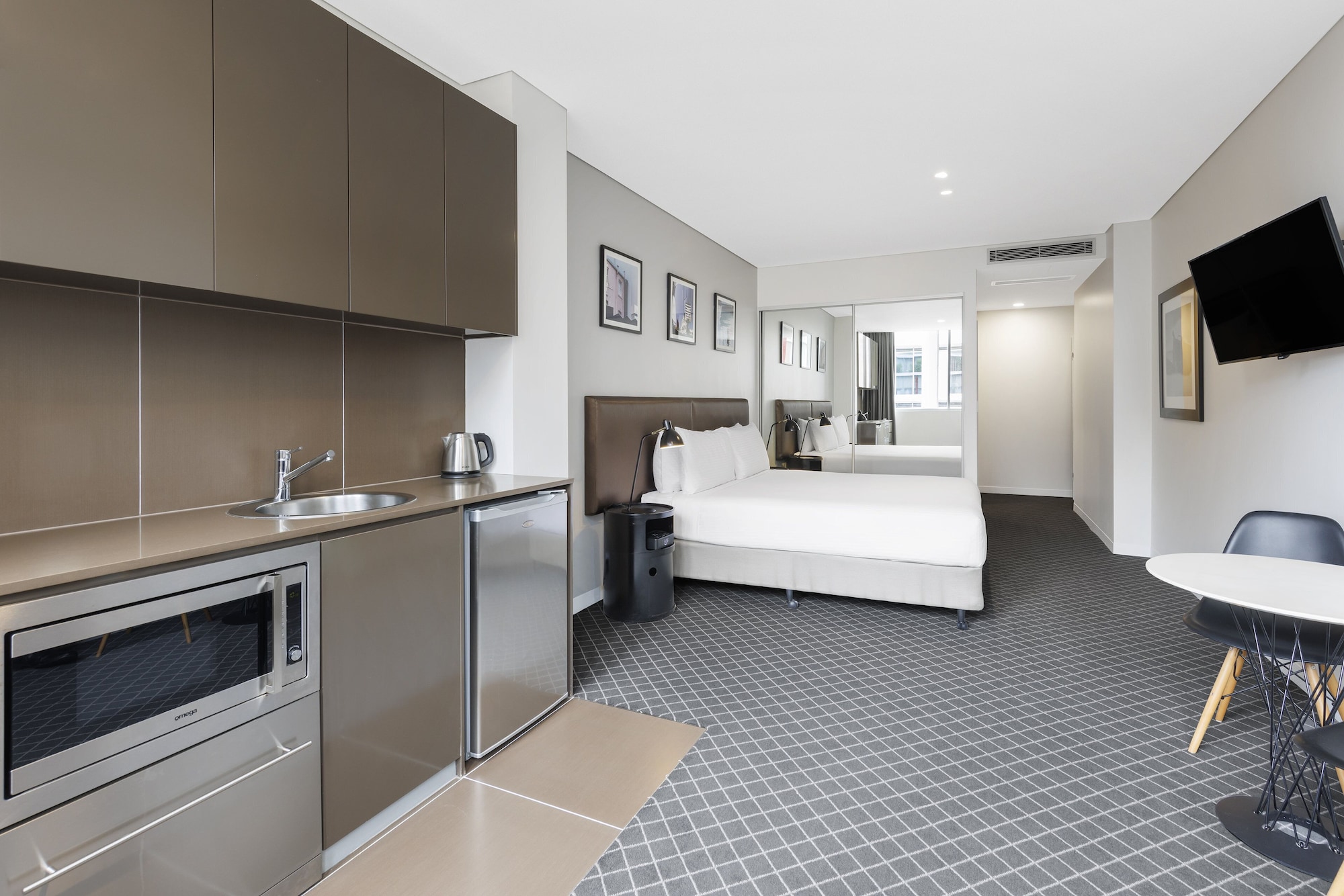holiday inn and suites sydney bondi junction by ihg