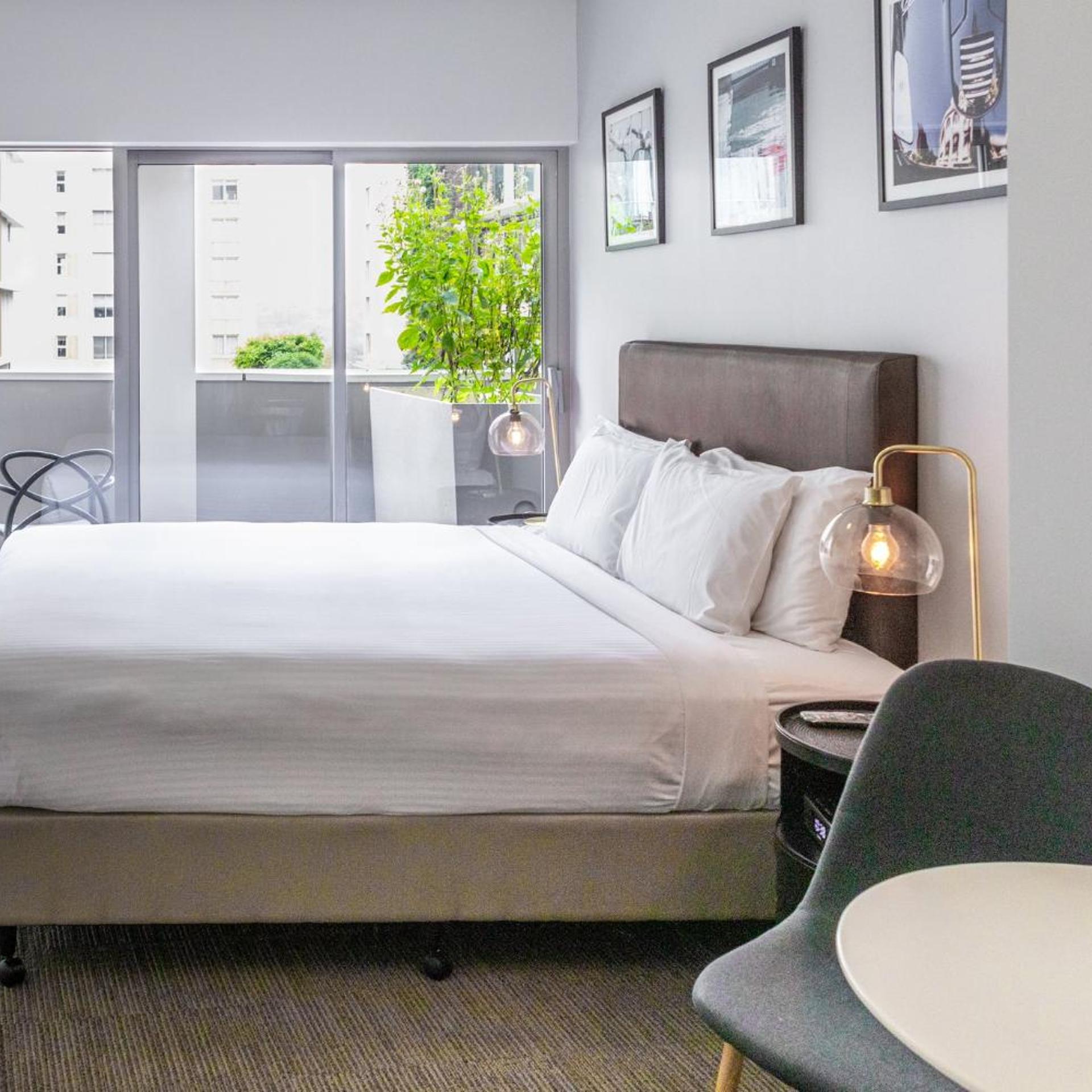 holiday inn and suites sydney bondi junction by ihg