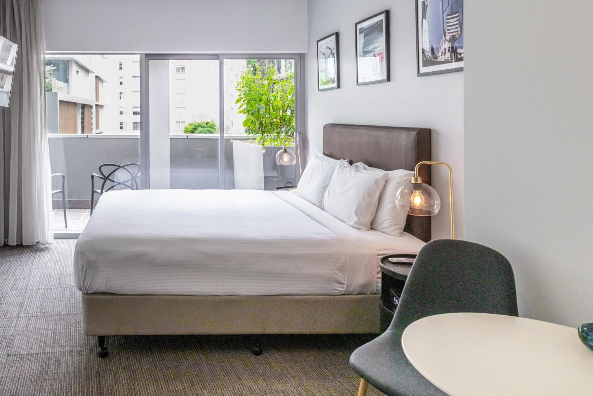 holiday inn and suites sydney bondi junction by ihg