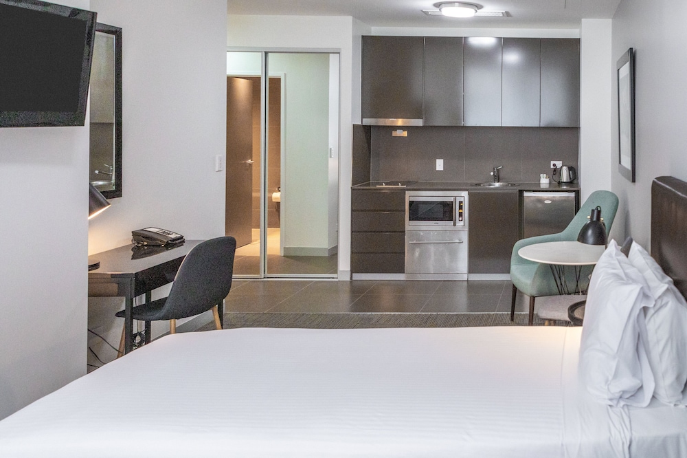 holiday inn and suites sydney bondi junction by ihg